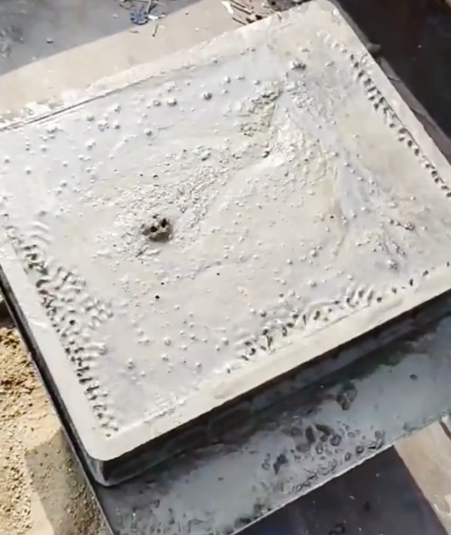 预制立柱振动平台.png 预制立柱振动平台.png